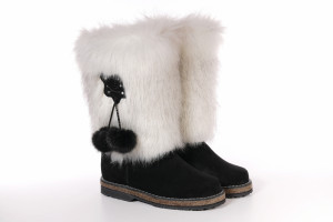Унты женские, войлок, голенище -  мех под соболя, союзка -  черный обувной спилок-велюр, внутри - овчина, размер  35 - 42, оптовая цена 2500 рублей 